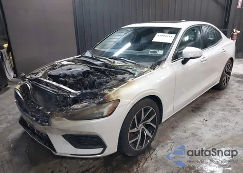 2019 Volvo S60 T6 Momentum z USA, uszkodzony, nr VIN 7JRA22TK0KG017352